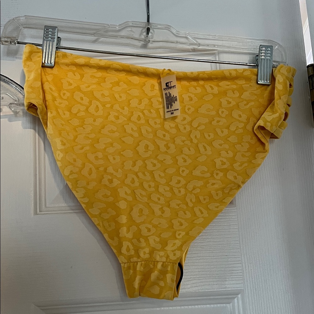 NWOT - still has liner on -Yellow Leopard Print Bikini Set - Picture 7 of 7